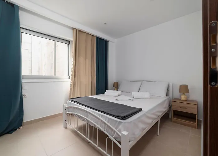Sweet And Comfy 2Bd Apartment Next To Metro And Archeological Museum