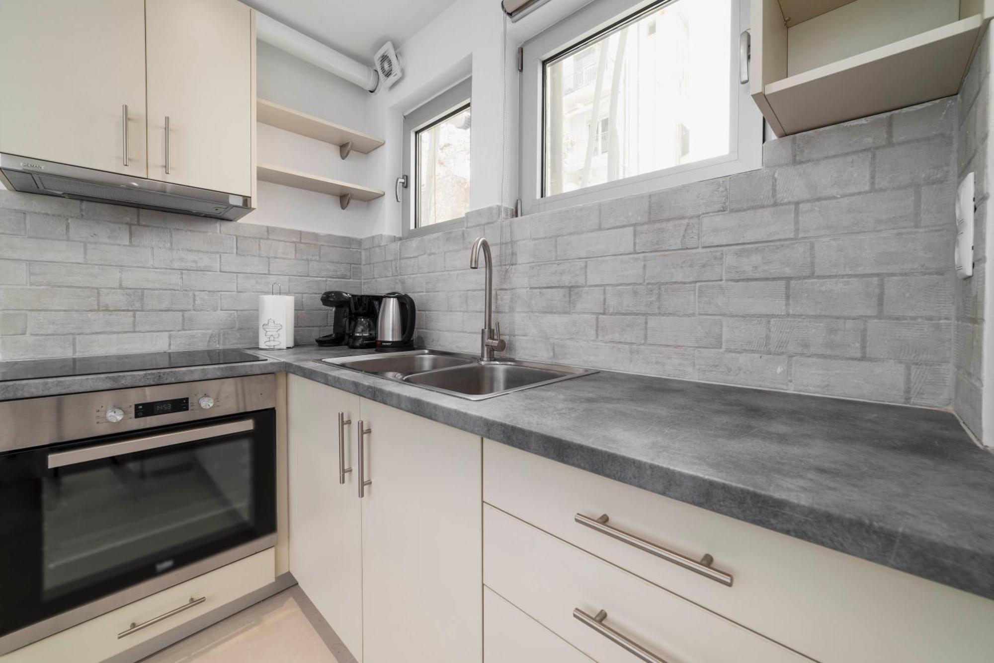 Sweet And Comfy 2bd Next To Metro And Archeological Museum Atenas